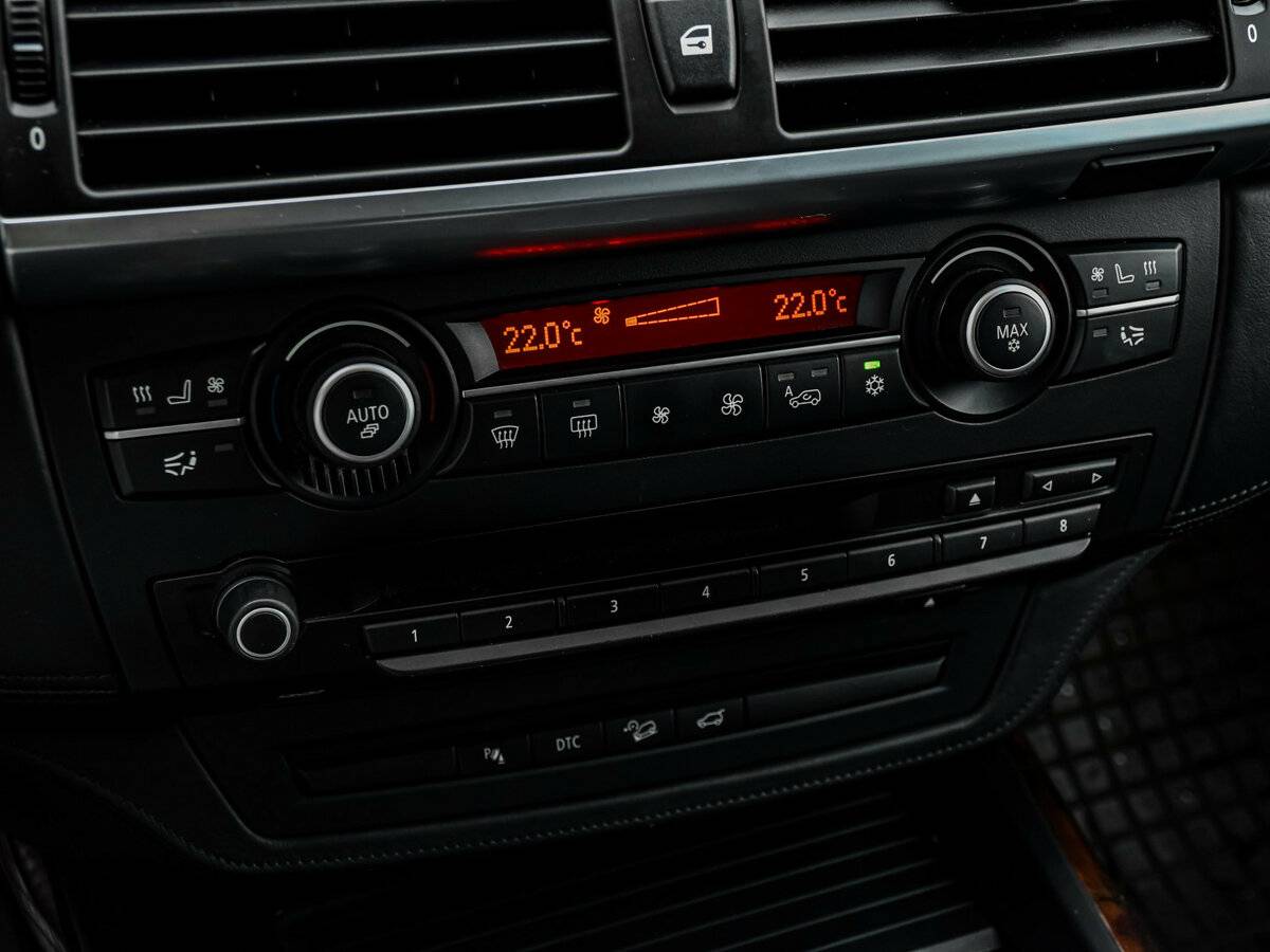 BMW X5 4.8i II (E70), 2009 Фото №16