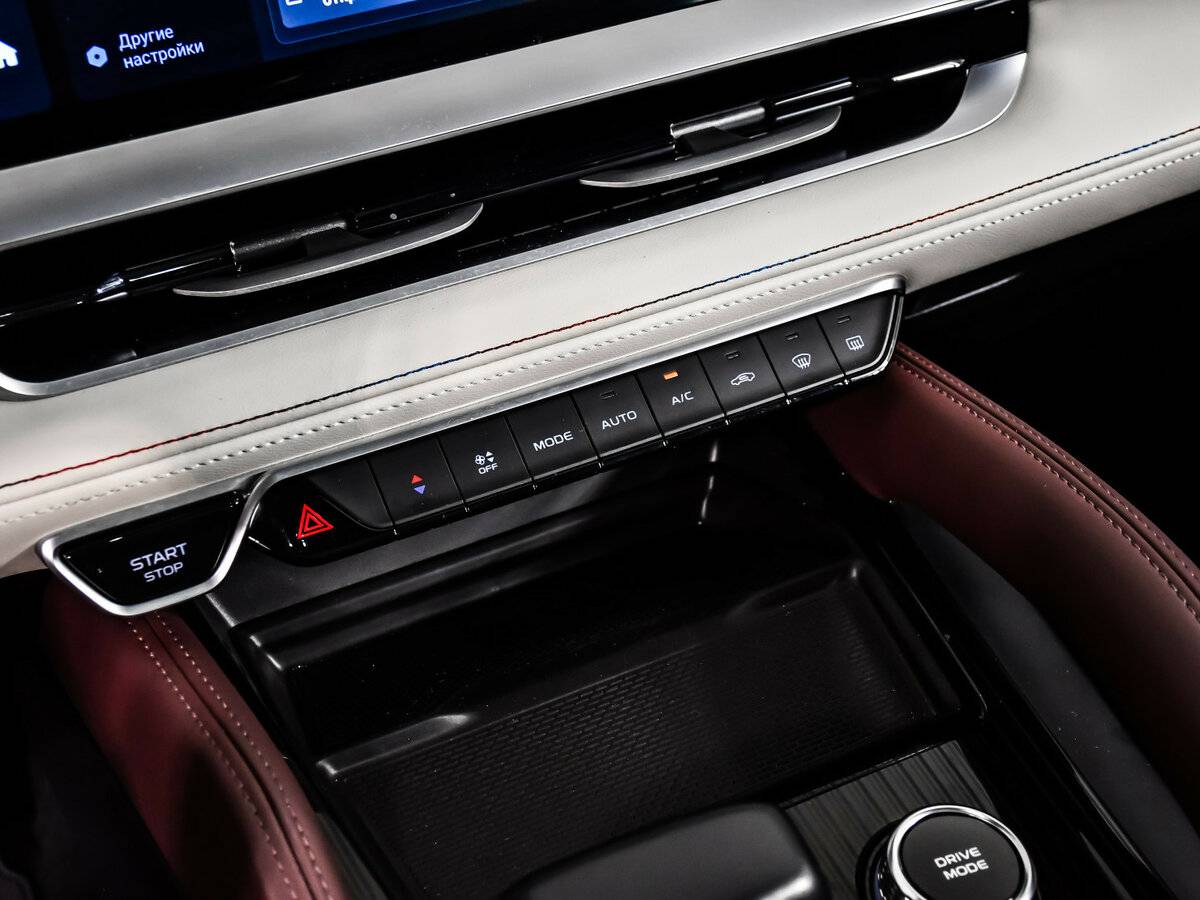 Geely Monjaro I, 2023 Фото №20