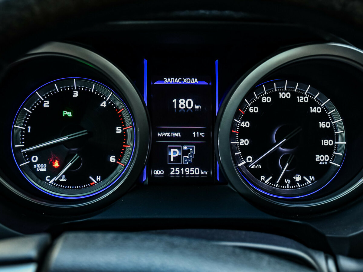 Toyota Land Cruiser Prado 150 Series Рестайлинг 1, 2014 Фото №9