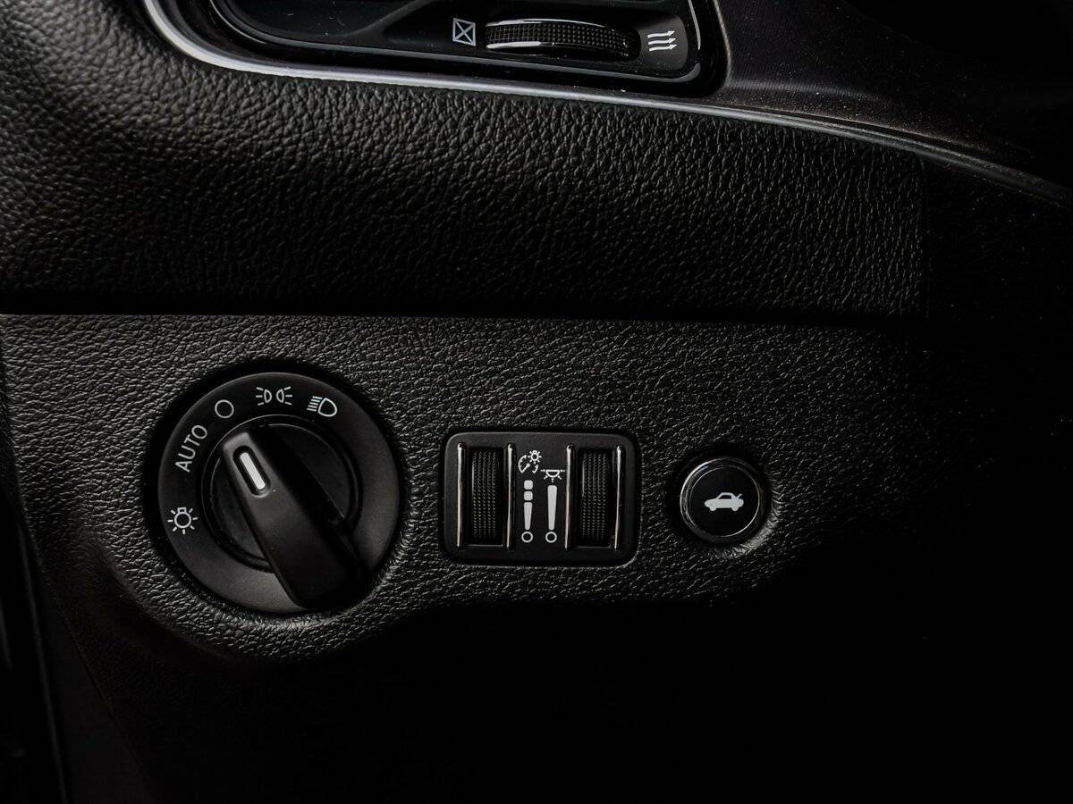 Dodge Challenger III Рестайлинг 2, 2020 Фото №13