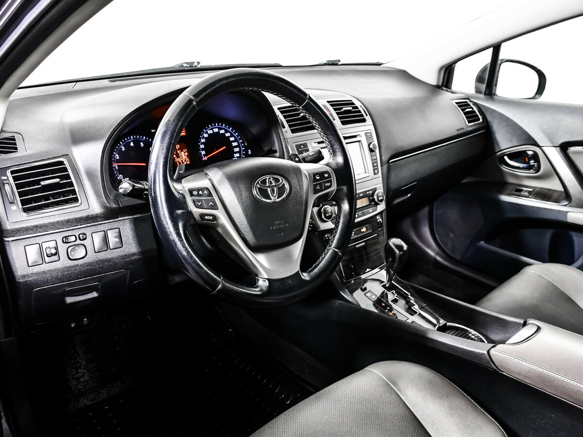 Toyota Avensis III Рестайлинг, 2012 Фото №11