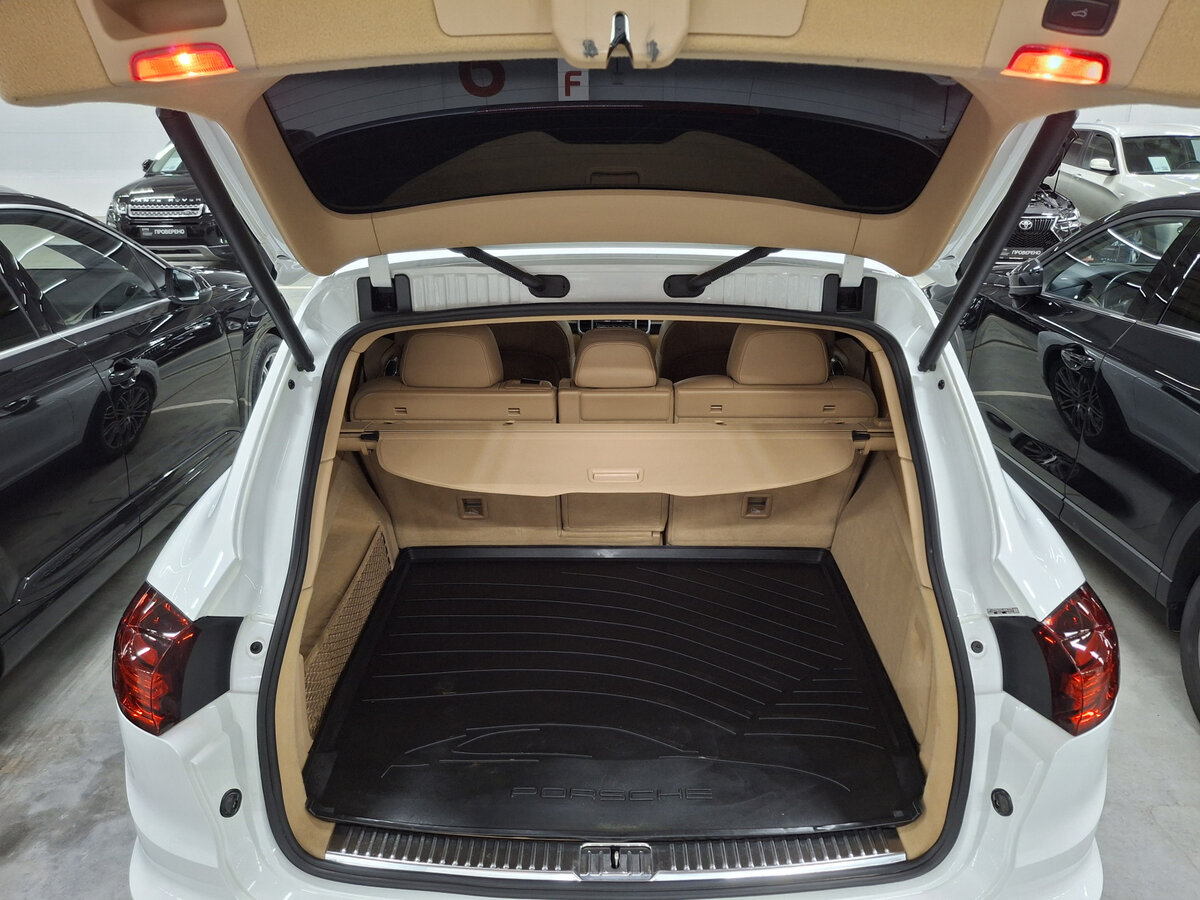 Porsche Cayenne II Рестайлинг (958), 2015 Фото №10