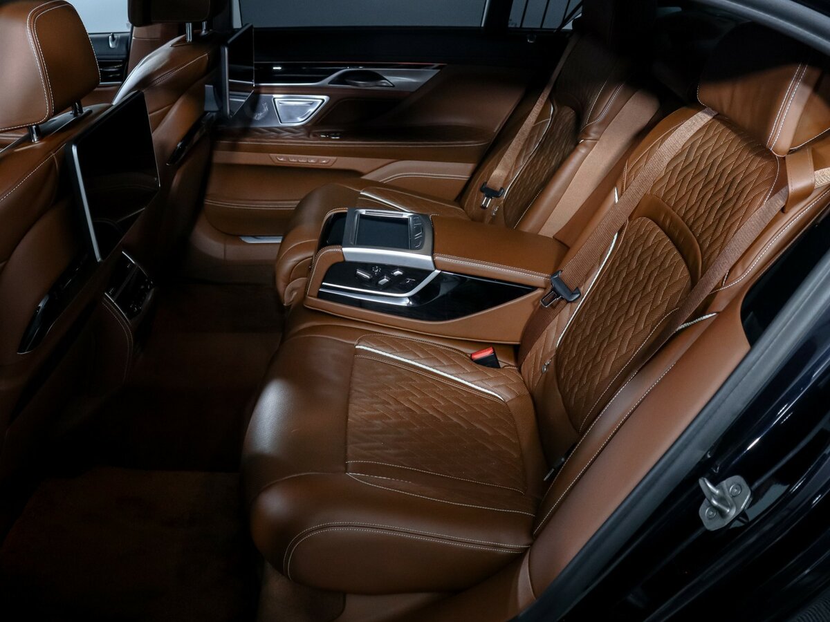 BMW 7 серии Long M760Li xDrive VI (G11/G12) Рестайлинг, 2021 Фото №8