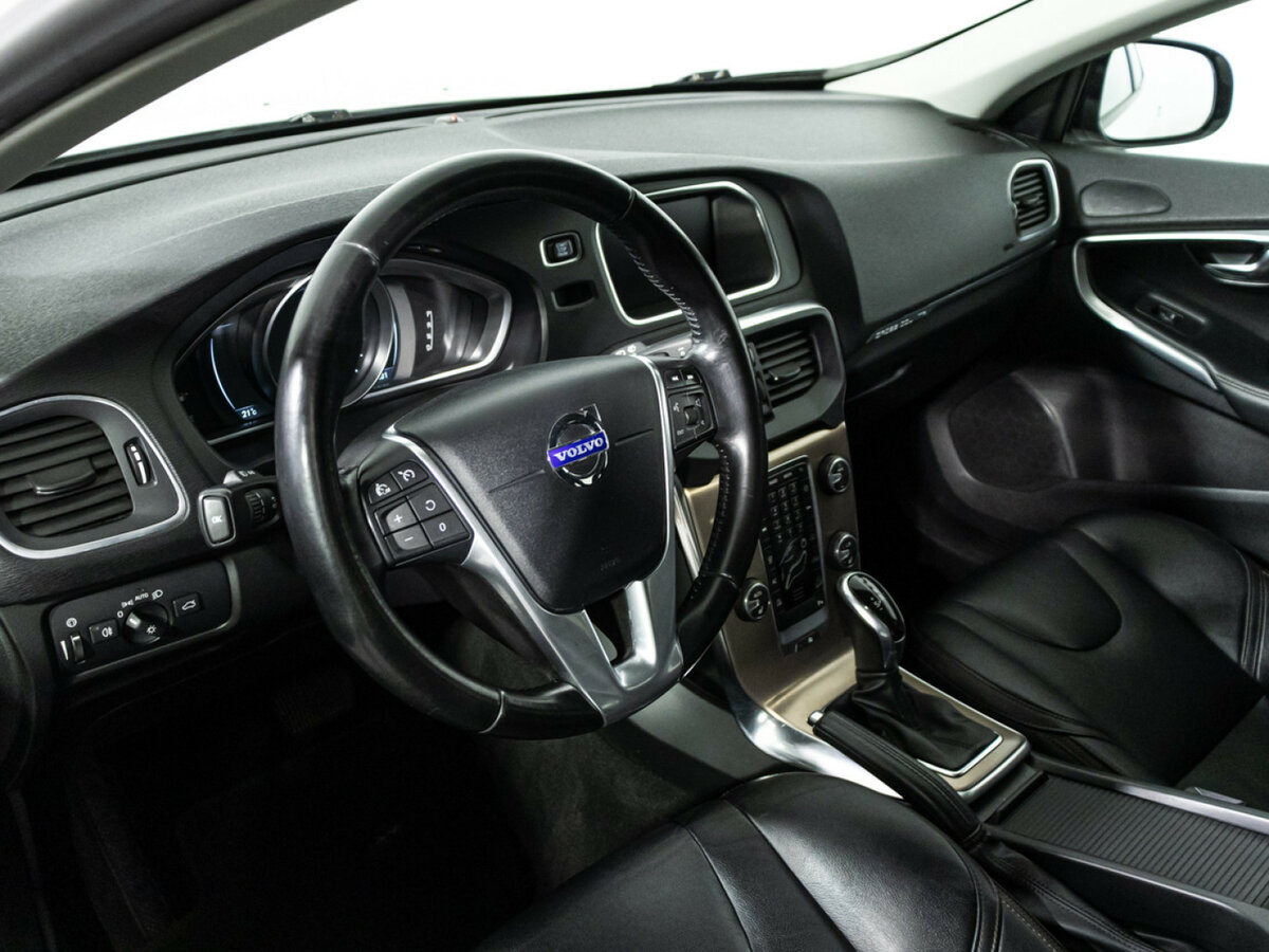 Volvo V40 Cross Country I, 2015 Фото №11