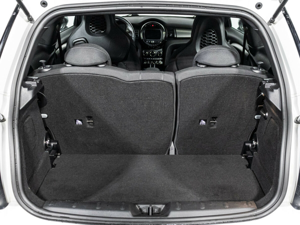 Mini Hatch JCW III (F55/F56) Рестайлинг, 2020 Фото №14