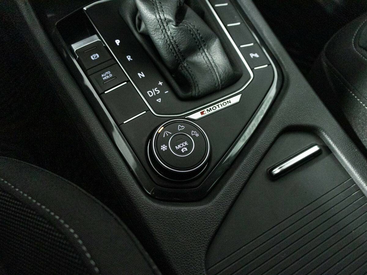 Volkswagen Tiguan II, 2018 Фото №16