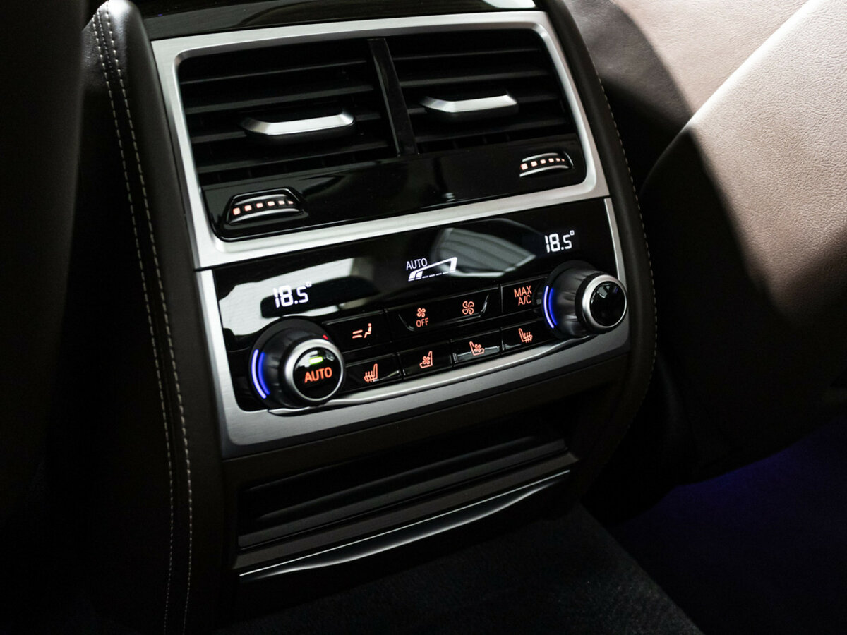 BMW 7 серии Long 730Ld xDrive VI (G11/G12) Рестайлинг, 2019 Фото №16