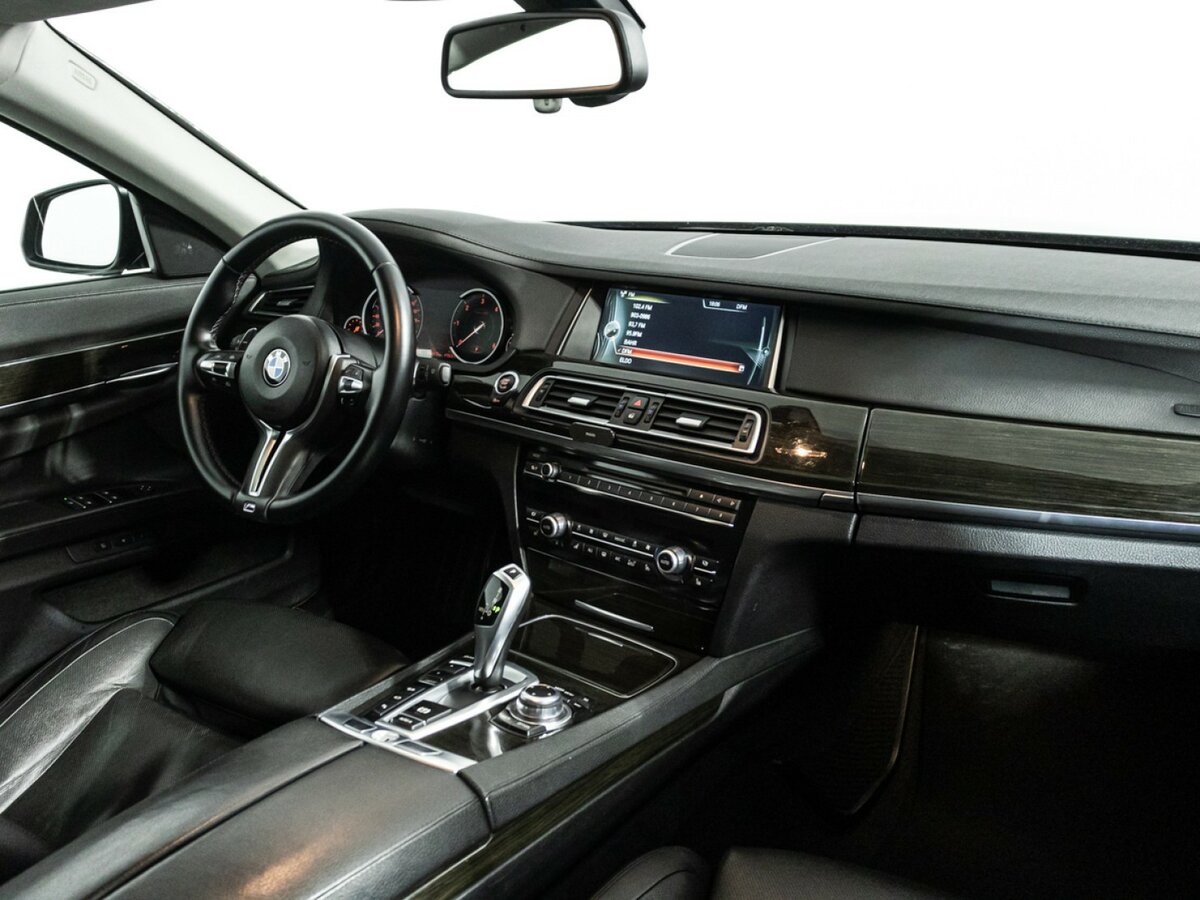 BMW 7 серии 740d xDrive V (F01/F02/F04) Рестайлинг, 2013 Фото №9