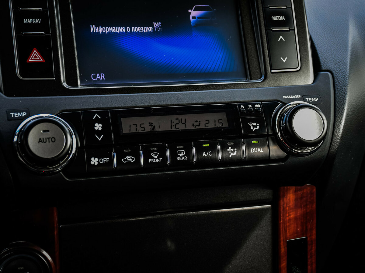 Toyota Land Cruiser Prado 150 Series Рестайлинг 1, 2015 Фото №19