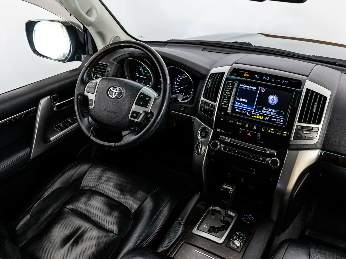 Toyota Land Cruiser 200 Series Рестайлинг 1, 2012 Фото №9