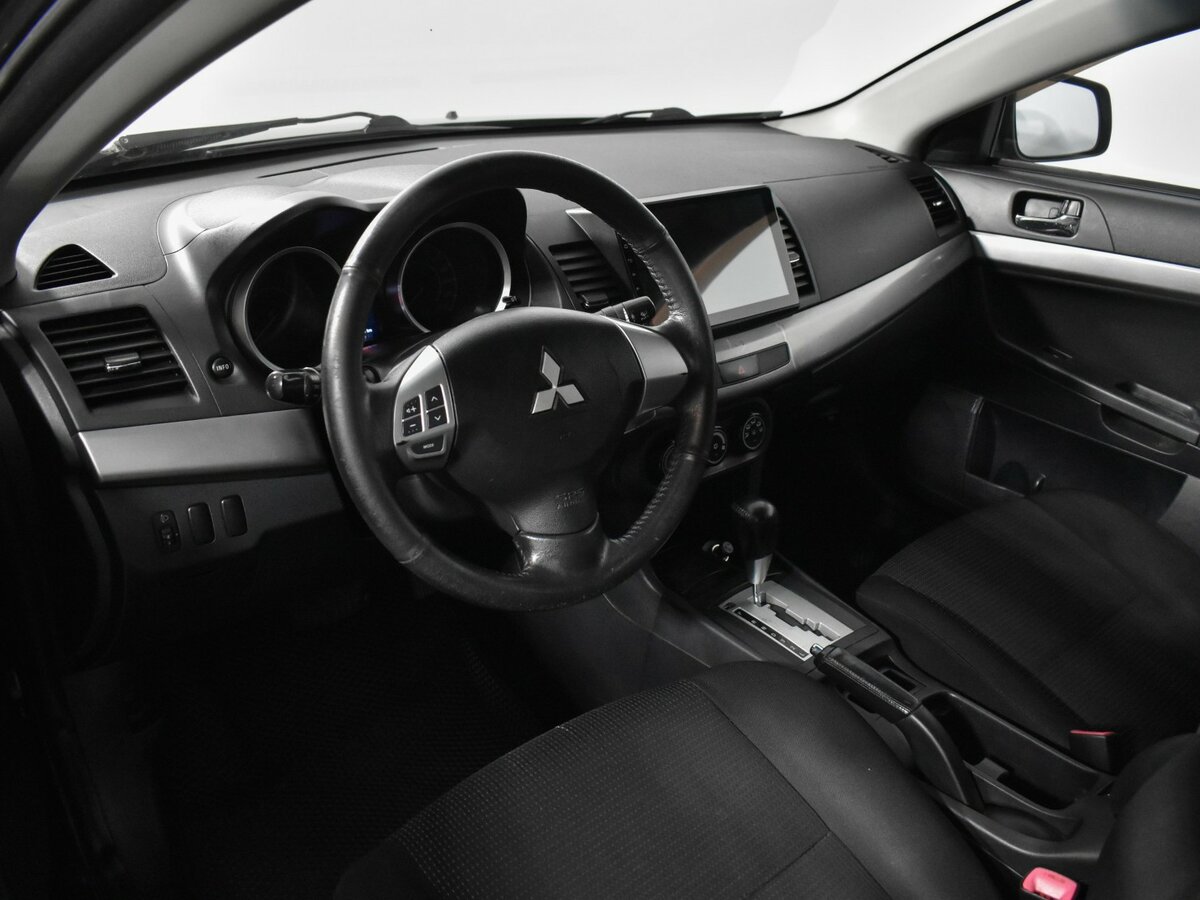 Mitsubishi Lancer X Рестайлинг, 2011 Фото №6