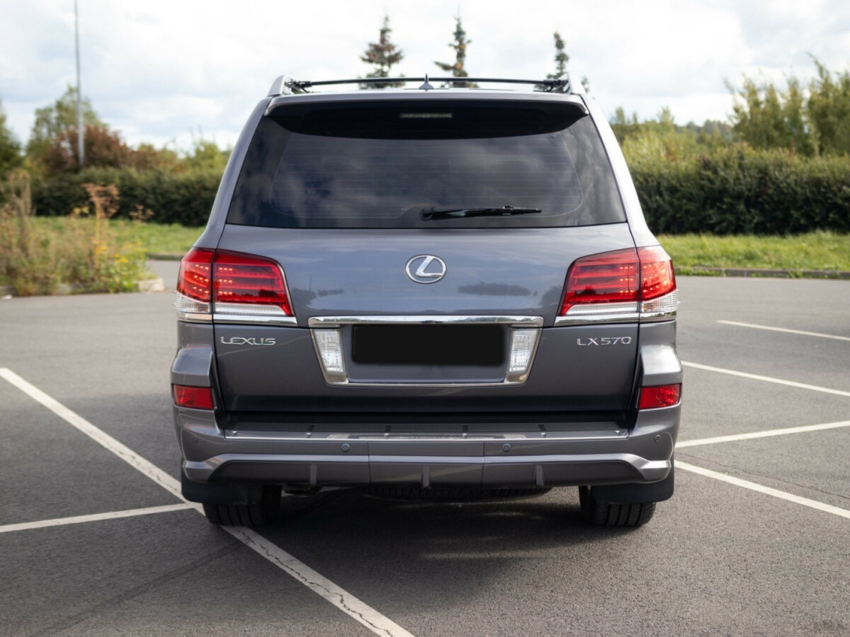 Lexus LX 570 III Рестайлинг, 2014 Фото №9
