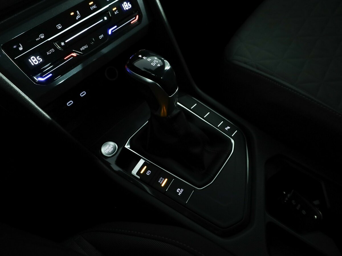 Volkswagen Tiguan II Рестайлинг, 2021 Фото №22