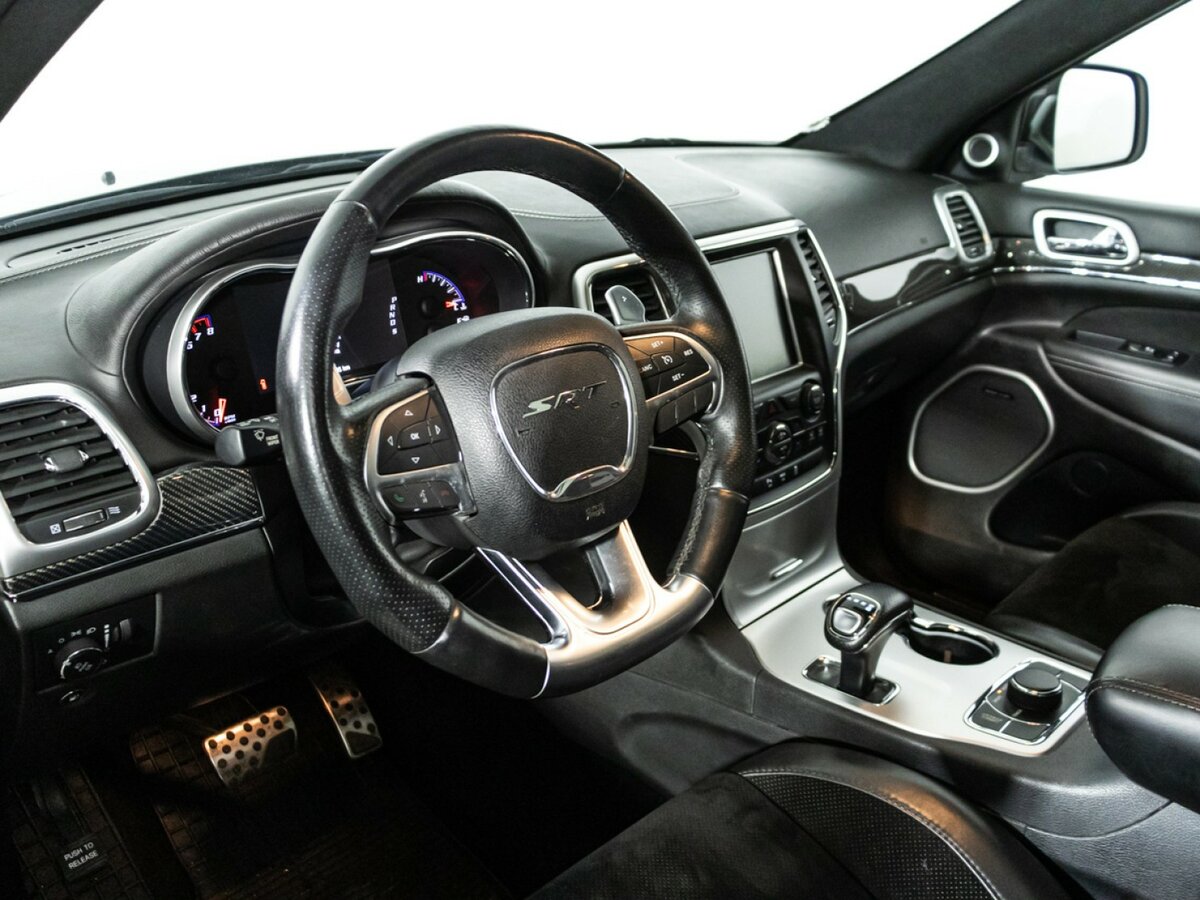 Jeep Grand Cherokee SRT IV (WK2) Рестайлинг, 2014 Фото №11