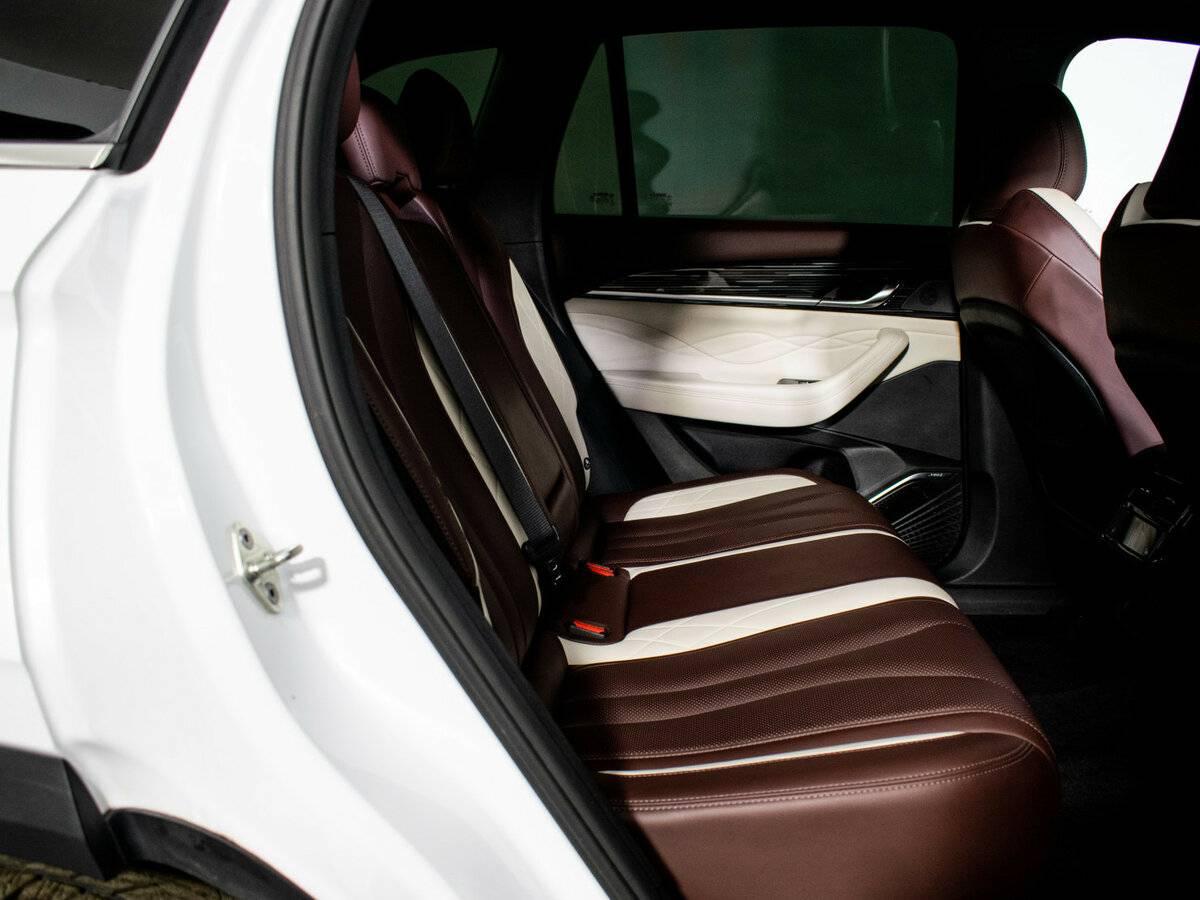 Geely Monjaro I, 2023 Фото №12