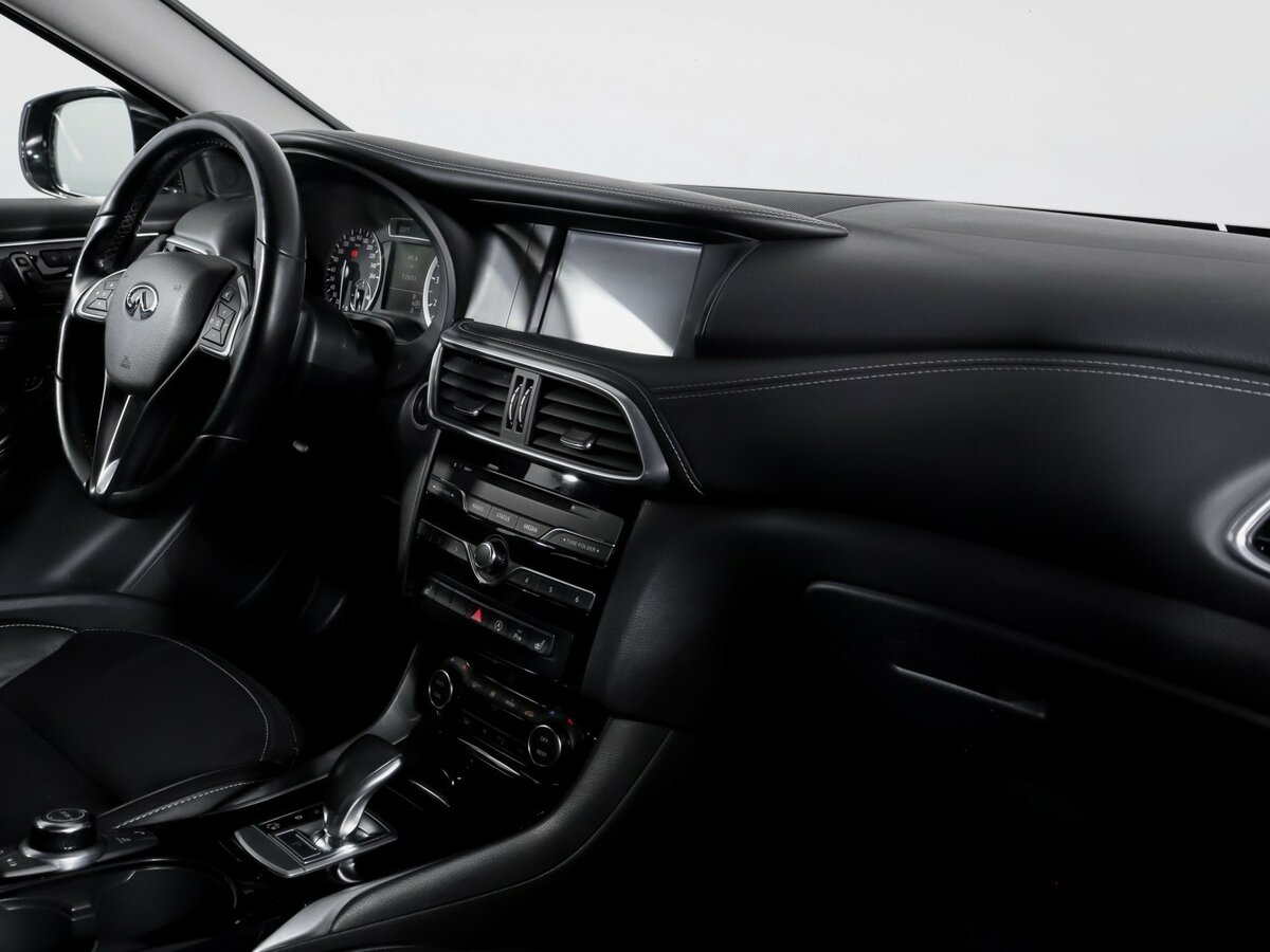 Infiniti Q30, 2017 - 72 061 км. | Фото №7