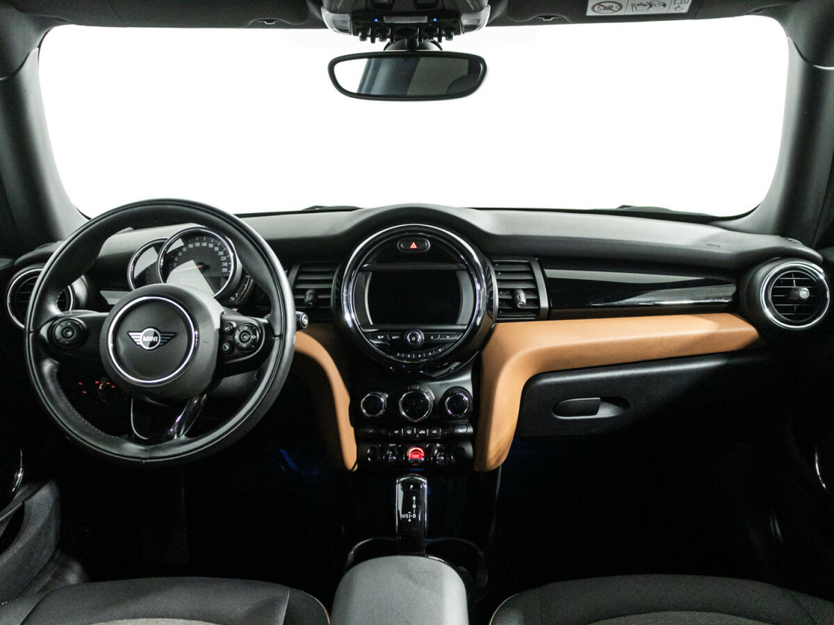 Mini Hatch Cooper III (F55/F56) Рестайлинг, 2020 Фото №13