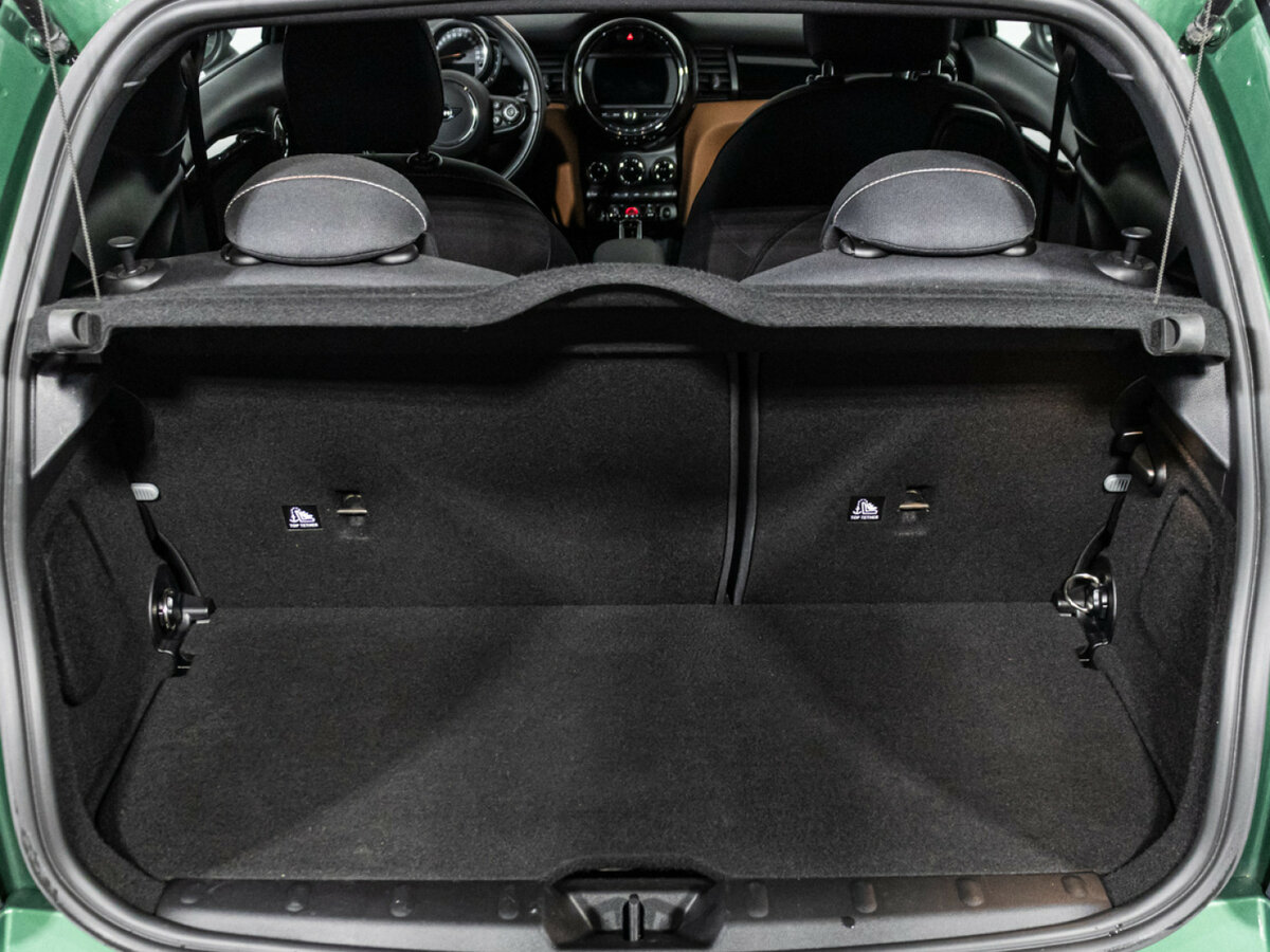 Mini Hatch Cooper III (F55/F56) Рестайлинг, 2020 Фото №20