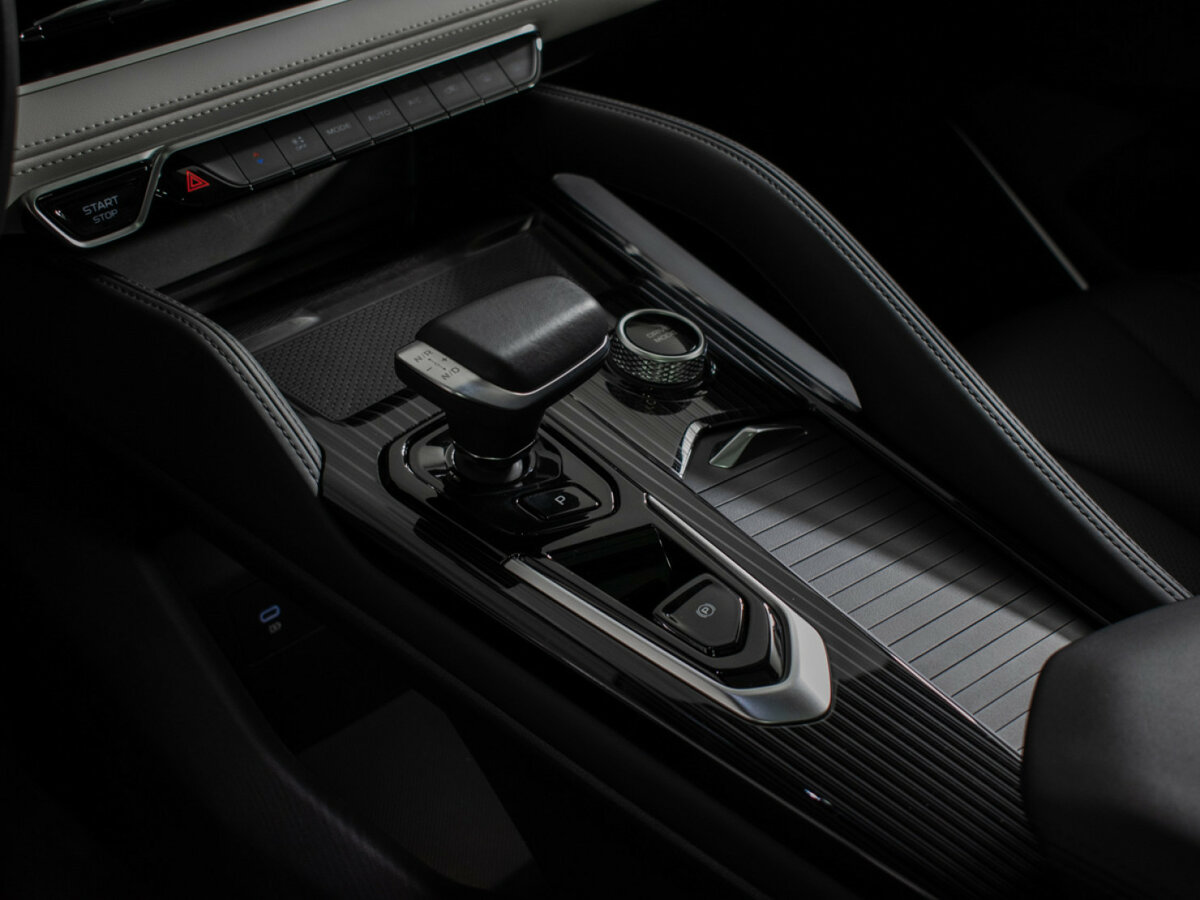 Geely Monjaro (Xingyue L) I, 2023 Фото №18