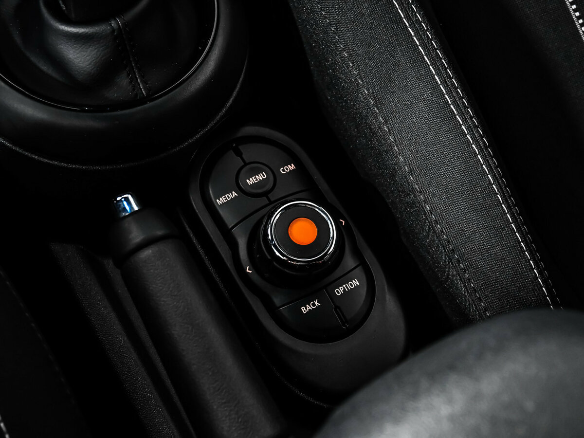 Mini Hatch JCW III (F55/F56) Рестайлинг 2, 2021 Фото №15