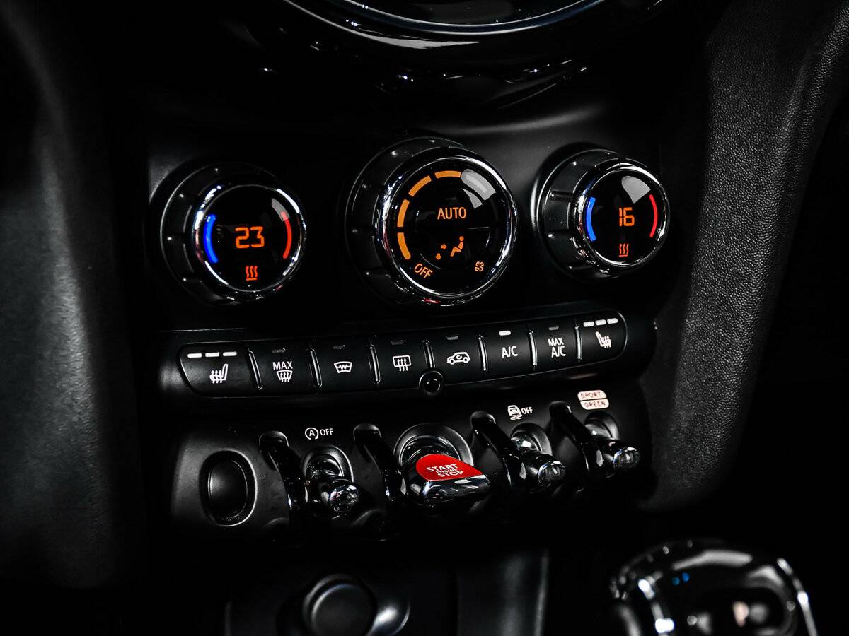 Mini Hatch JCW III (F55/F56) Рестайлинг 2, 2021 Фото №16