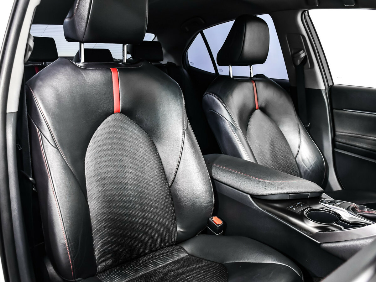 Toyota Camry VIII (XV70) Рестайлинг, 2021 Фото №14