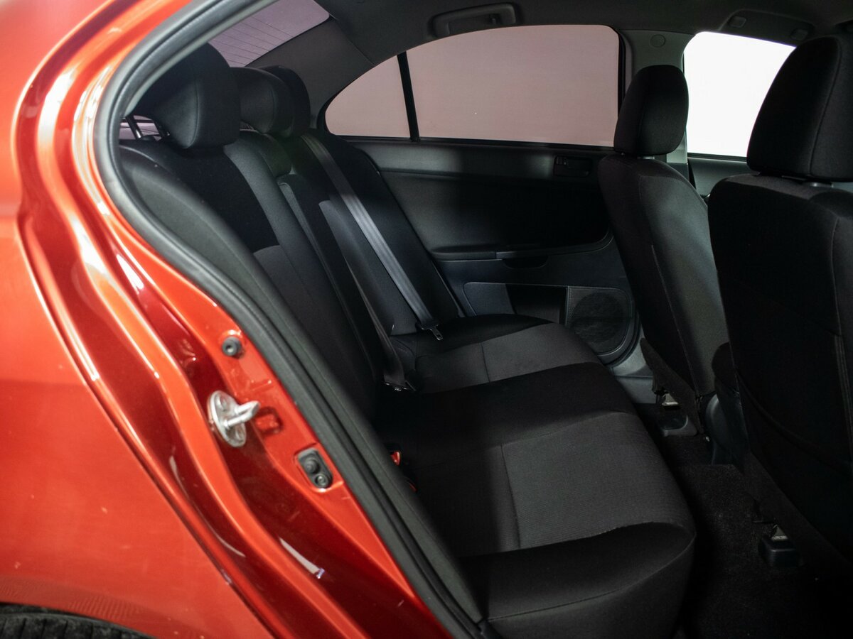 Mitsubishi Lancer X, 2010 Фото №9