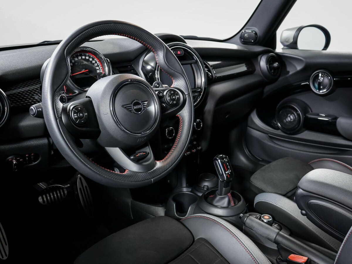 Mini Hatch JCW III (F55/F56) Рестайлинг, 2019 Фото №11