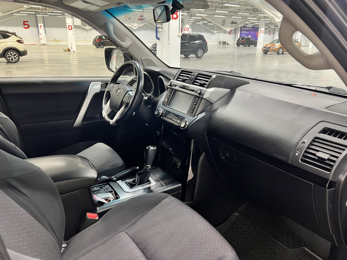 Toyota Land Cruiser Prado 150 Series Рестайлинг 1, 2015 Фото №11