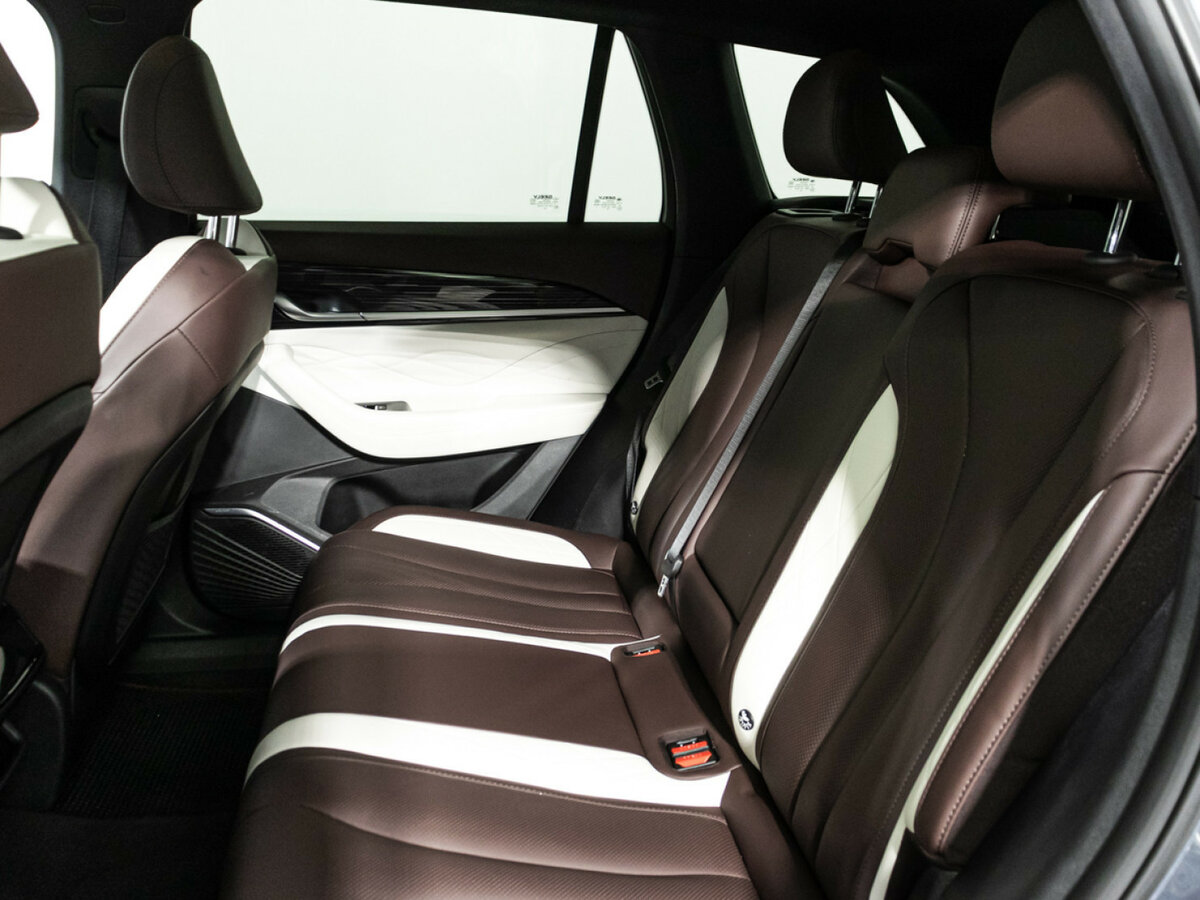 Geely Monjaro I, 2023 Фото №10