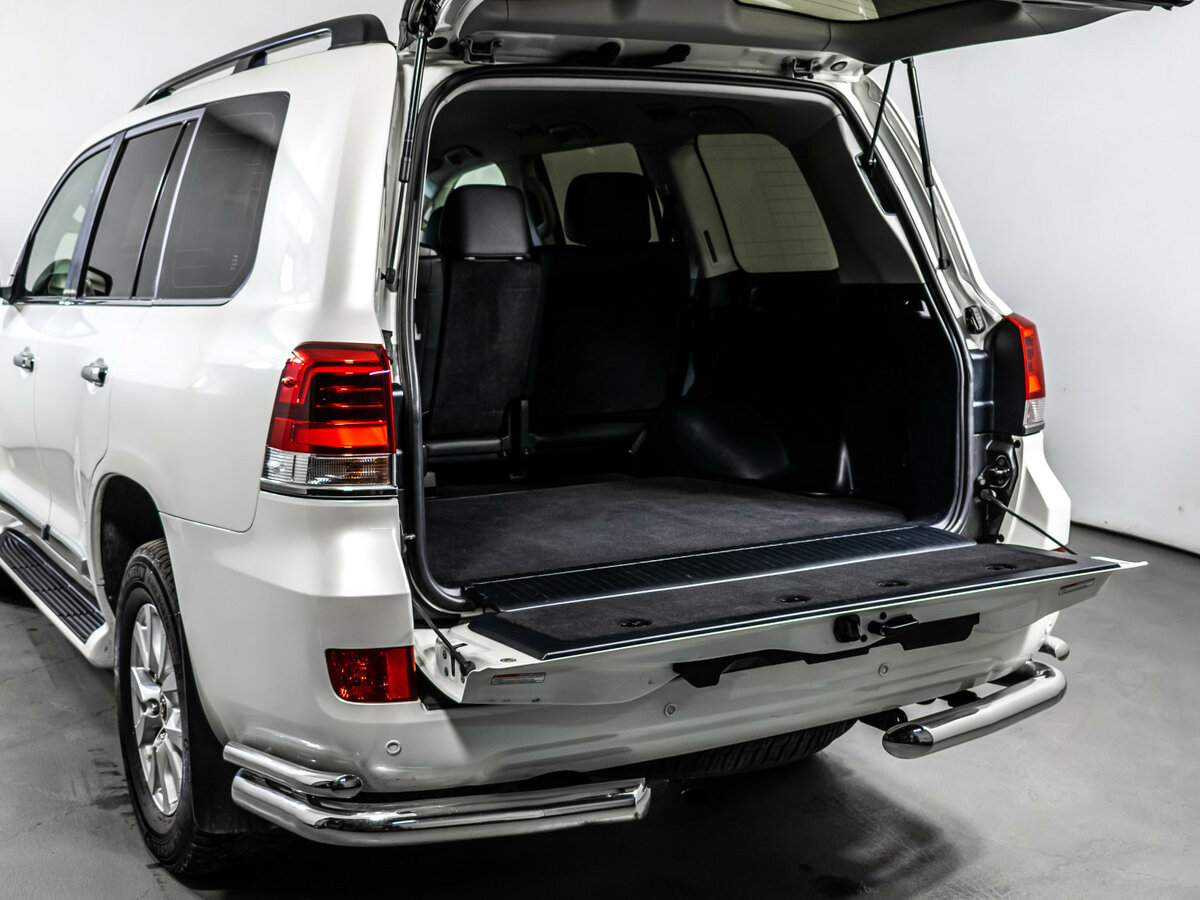 Toyota Land Cruiser 200 Series Рестайлинг 2, 2019 Фото №9