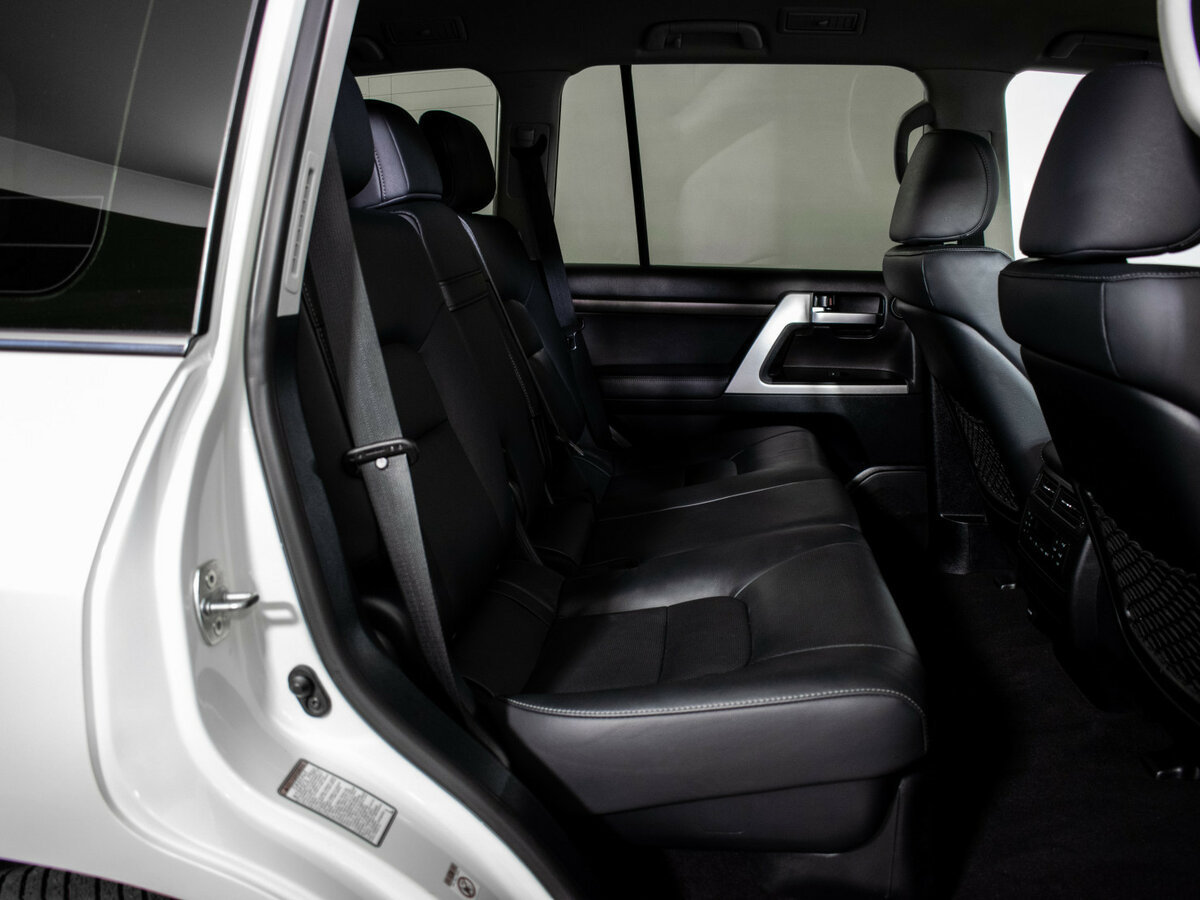 Toyota Land Cruiser 200 Series Рестайлинг 2, 2019 Фото №10