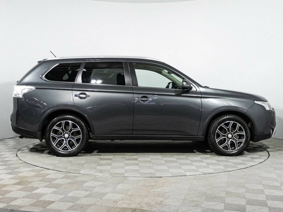 Mitsubishi Outlander III Рестайлинг, 2014 Фото №4