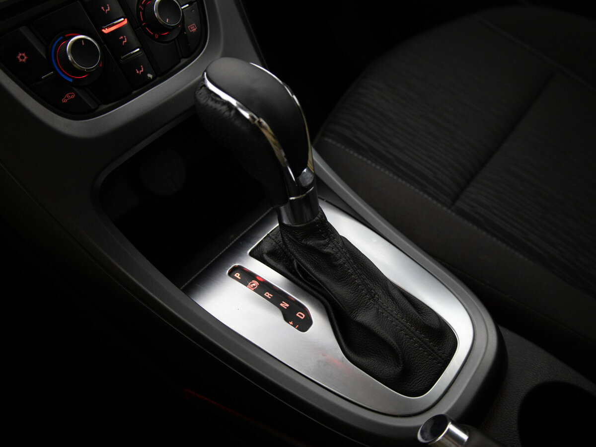 Opel Astra GTC J Рестайлинг, 2012 - 214 651 км. | Фото №8