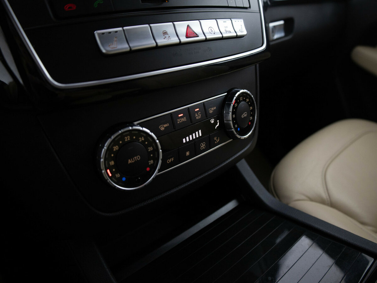 Mercedes-Benz GLS 350 d I (X166), 2016 Фото №17