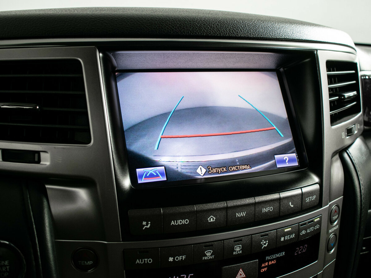 Lexus LX 570 III Рестайлинг, 2012 Фото №17