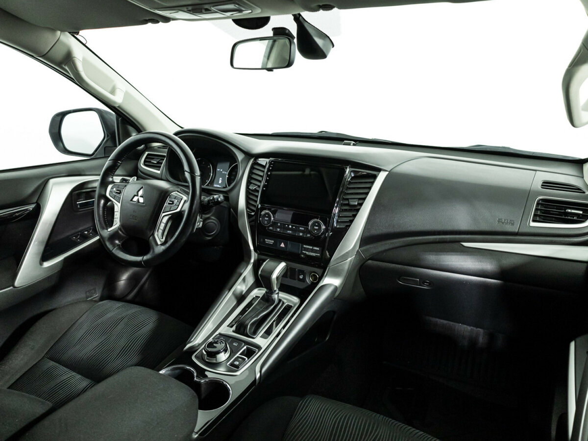 Mitsubishi Pajero Sport III, 2018 - 122 550 км. | Фото №7