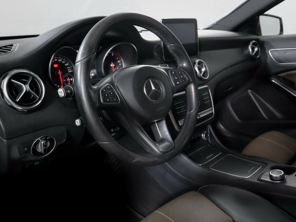 Mercedes-Benz GLA 250 I (X156) Рестайлинг, 2017 Фото №13