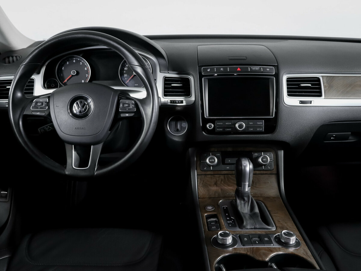 Volkswagen Touareg II Рестайлинг, 2016 Фото №12
