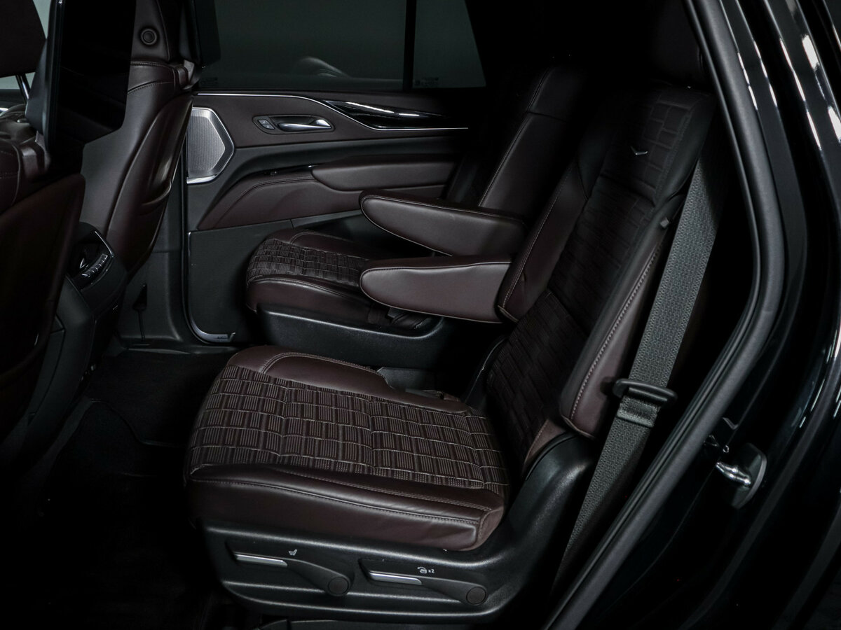 Cadillac Escalade V, 2022 Фото №8