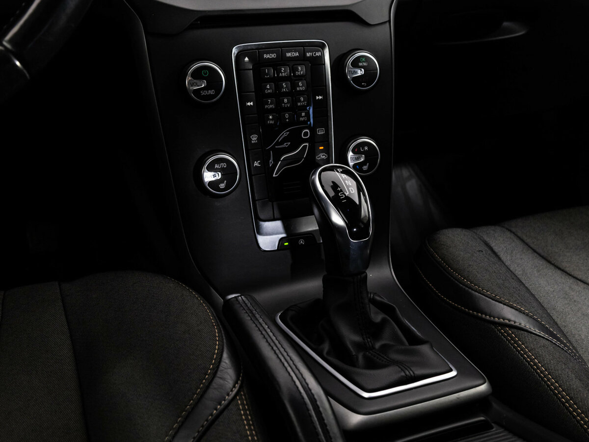 Volvo V40 Cross Country I, 2013 Фото №12