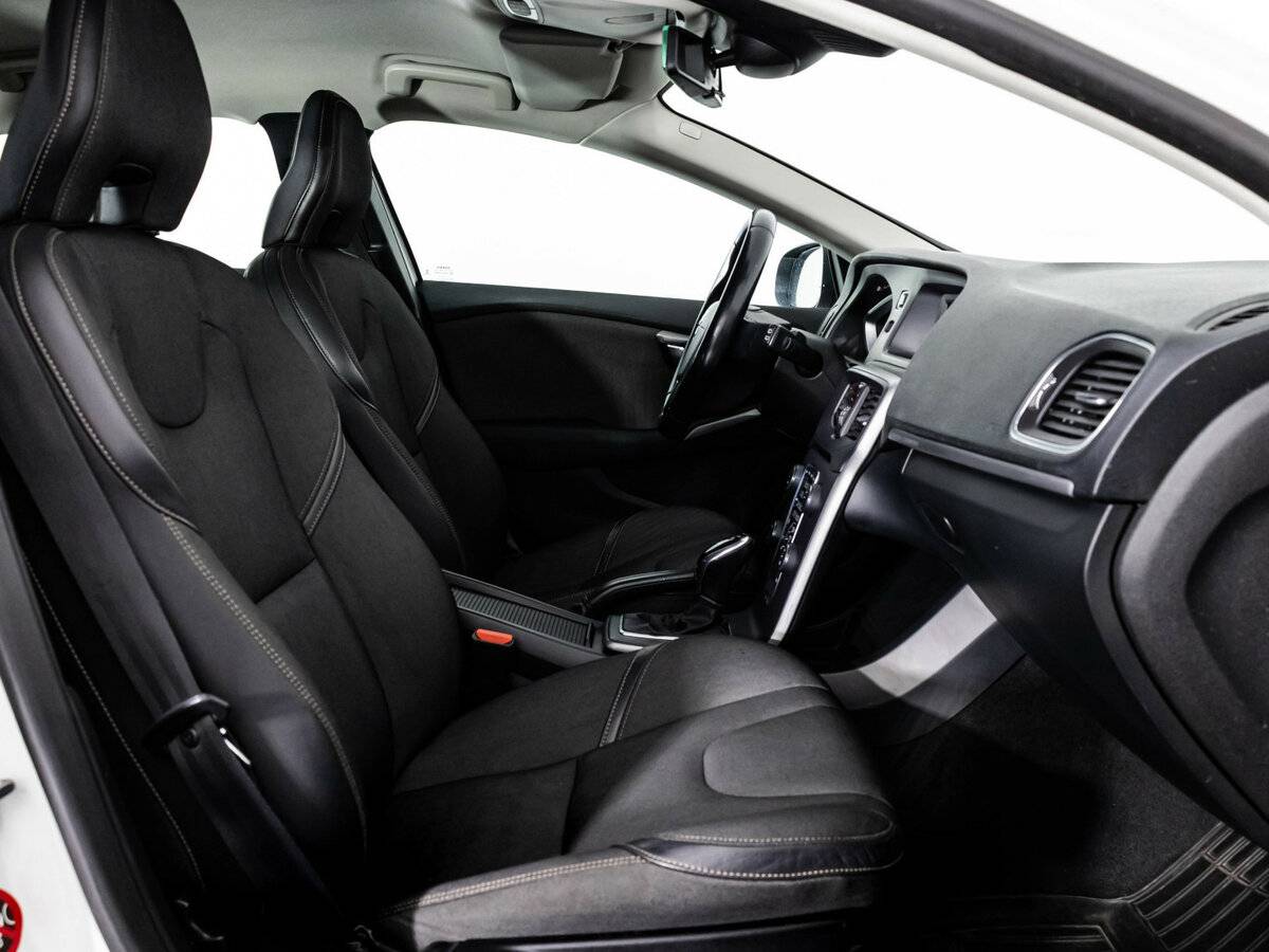 Volvo V40 Cross Country I, 2013 Фото №17