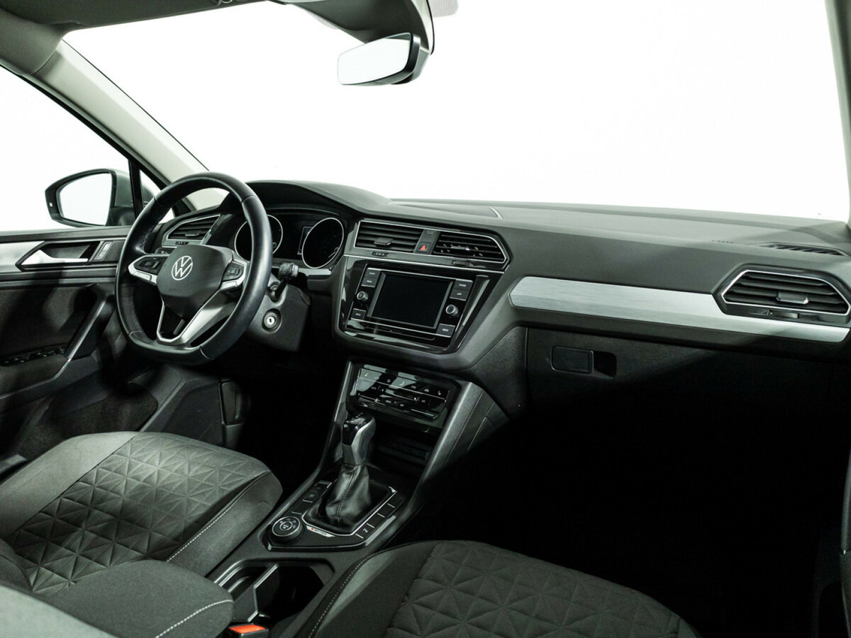 Volkswagen Tiguan II Рестайлинг, 2021 Фото №9