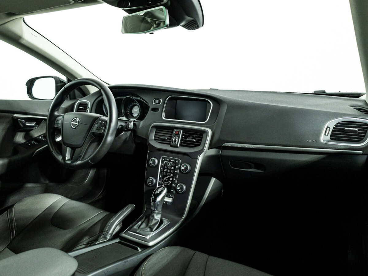 Volvo V40 Cross Country I Рестайлинг, 2017 Фото №9