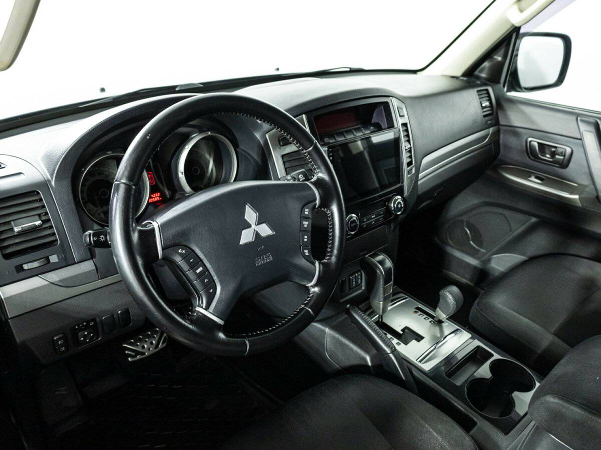 Mitsubishi Pajero IV Рестайлинг 2, 2015 Фото №10