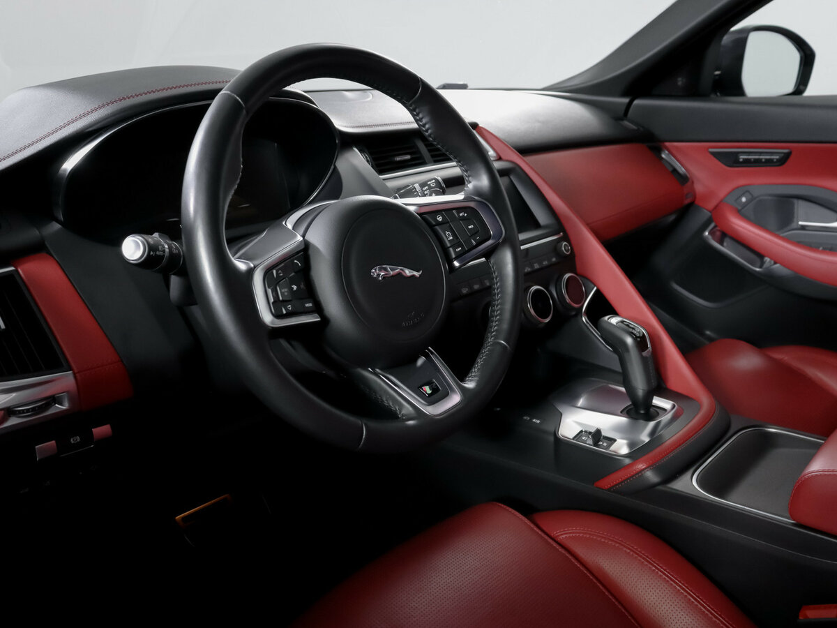 Jaguar E-Pace I, 2019 Фото №14