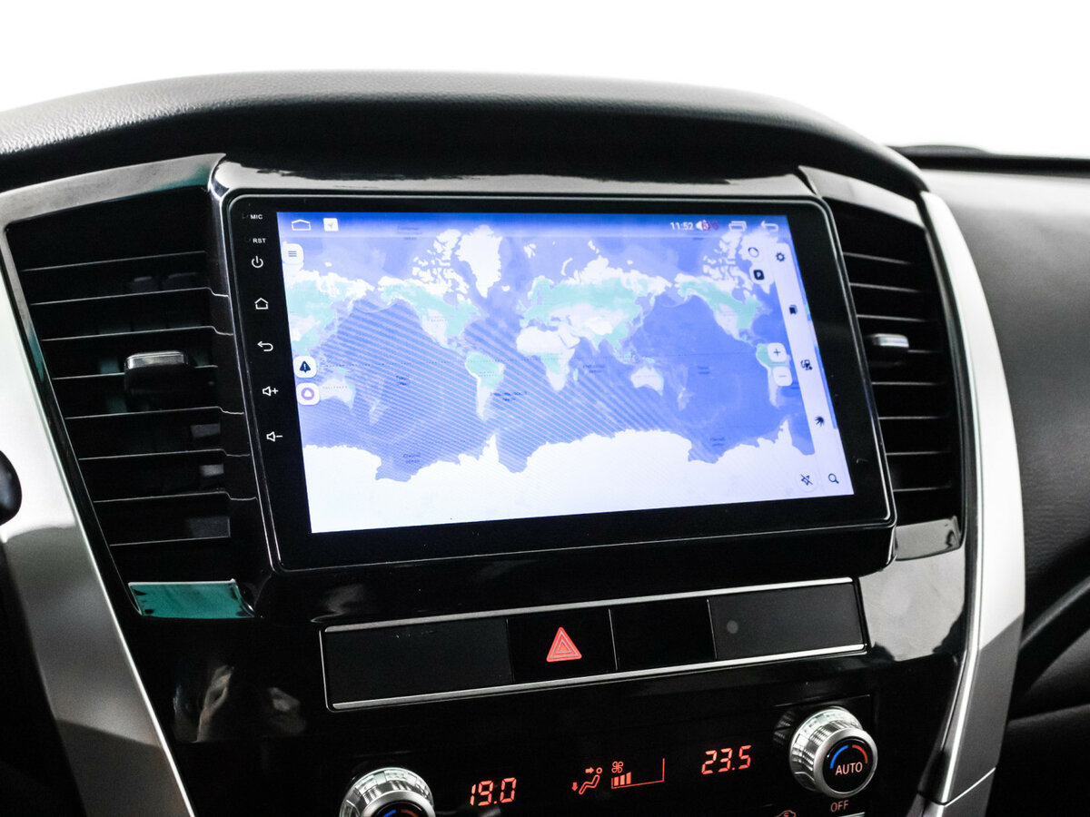 Mitsubishi Montero Sport III Рестайлинг, 2022 Фото №18