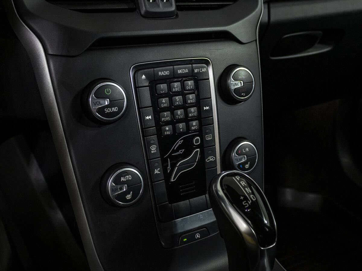 Volvo V40 Cross Country I, 2013 Фото №12