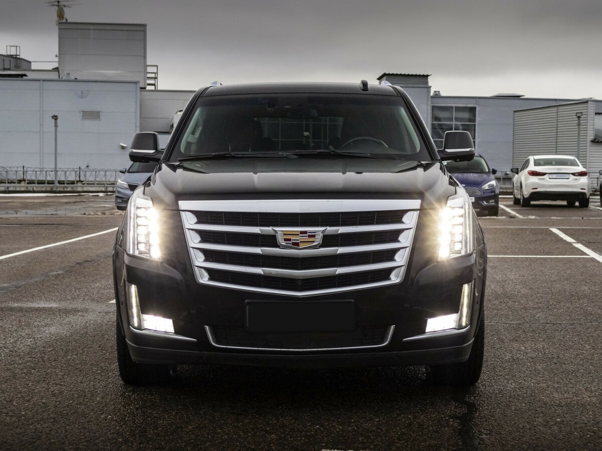 Cadillac Escalade IV, 2017 - 190 000 км. | Фото №2
