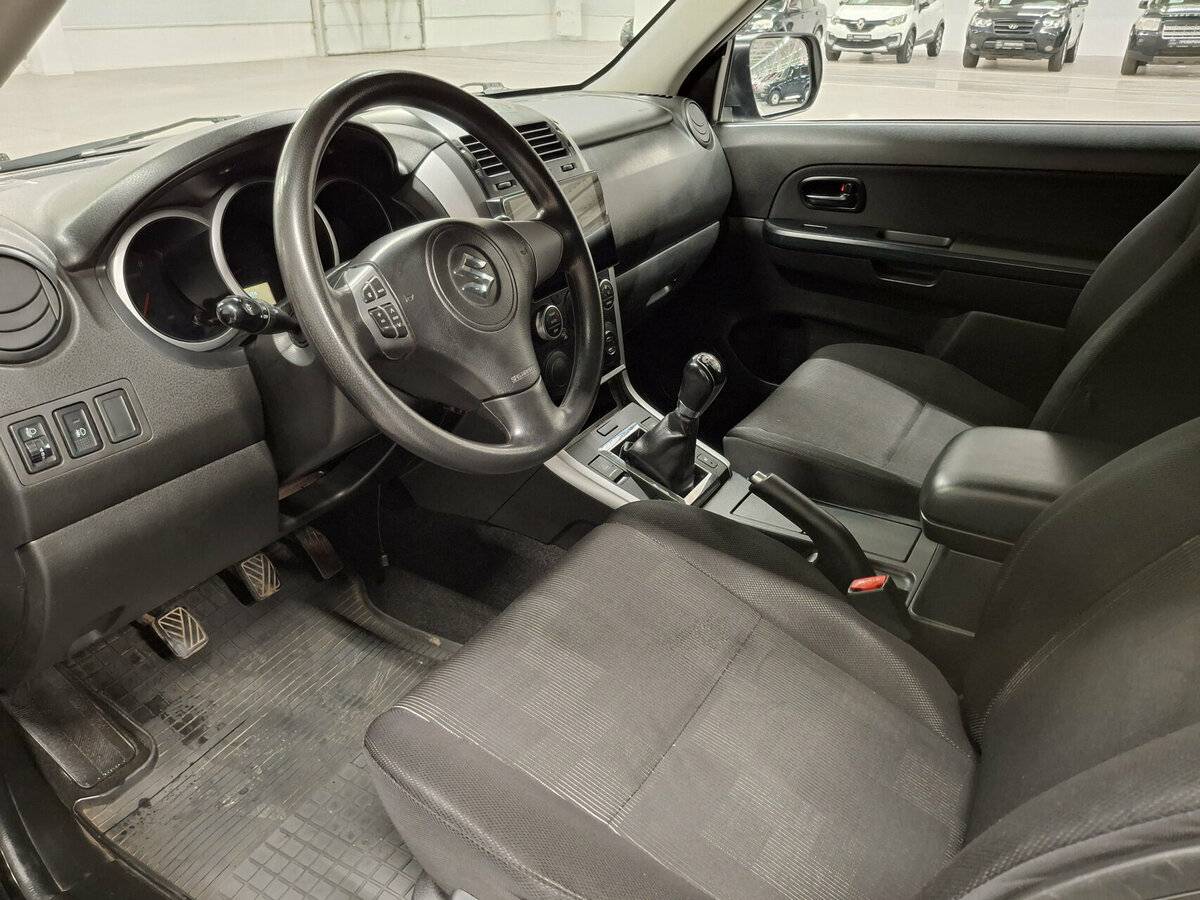 Suzuki Grand Vitara II Рестайлинг, 2011 Фото №16
